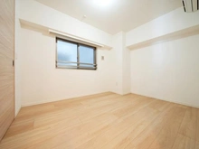 【神奈川県/横浜市港北区新横浜】ミオカステーロ新横浜IV サービスルーム（納戸）：6帖