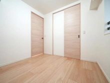 【神奈川県/横浜市港北区新横浜】ミオカステーロ新横浜IV サービスルーム（納戸）：6帖