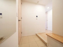 【神奈川県/横浜市港北区新横浜】ミオカステーロ新横浜IV 玄関