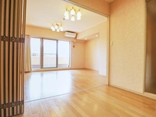 【神奈川県/三浦郡葉山町堀内】ファミール葉山シーガレリア リビング・ダイニング