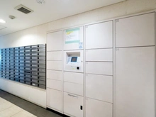 【神奈川県/横須賀市衣笠栄町】BELISTA衣笠駅前 弐番館 宅配BOX：左側：メールBOX