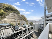 【神奈川県/横須賀市東浦賀】ミレニアムレジデンス浦賀 眺望：共用廊下から