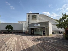 【神奈川県/川崎市川崎区港町】リヴァリエ C棟 京急大師線「港町駅」（現地より約160m）