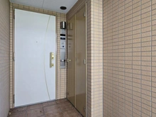 【神奈川県/横浜市金沢区富岡東】ランドコム横浜富岡 玄関