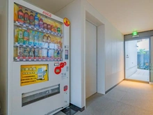 【神奈川県/横浜市港南区上大岡西】ブランズシティ横濱上大岡 自動販売機（1階）