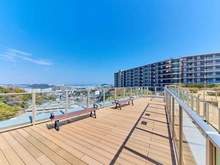 【神奈川県/横須賀市追浜東町】ザ・パークハウス追浜 エアリアルフォート 共用施設：スカイデッキからは海を望みます