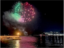 【神奈川県/横須賀市東浦賀】ミレニアムレジデンス浦賀 眺望：花火：2025年8月撮影　浦賀みなと祭