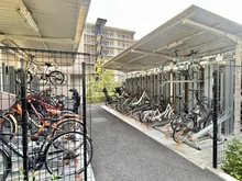 【神奈川県/横浜市金沢区富岡東】プレシス横浜ベイサイド 駐輪場