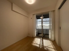 【神奈川県/横浜市港南区港南】プレミスト上大岡 洋室：大規模修繕中