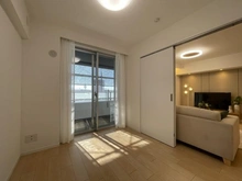 【神奈川県/横浜市港南区港南】プレミスト上大岡 洋室：大規模修繕中