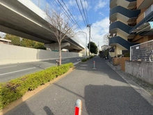 【神奈川県/横浜市港南区笹下】ホーユウパレス笹下 前面道路