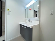 【神奈川県/横浜市金沢区柴町】マイキャッスル・ラルジュ金沢文庫 洗面所