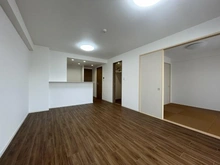 【神奈川県/横浜市鶴見区元宮】リストレジデンス鶴見カレンコート リビング