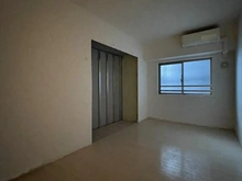 【神奈川県/横須賀市東浦賀】ミレニアムレジデンス浦賀オーシャンズヴィラ 洋室：リフォーム中