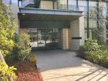 【神奈川県/横浜市栄区小菅ケ谷】パークホームズ横浜本郷台リバーサイドヴィラ THE EAST エントランス