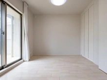 【神奈川県/横浜市栄区小菅ケ谷】パークホームズ横浜本郷台リバーサイドヴィラ THE EAST 洋室