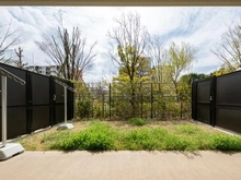 【神奈川県/横浜市栄区小菅ケ谷】パークホームズ横浜本郷台リバーサイドヴィラ THE EAST 専用庭