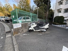 【神奈川県/横浜市栄区上郷町】港南台プリンスハイツ 7号館 バイク置場