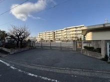 【神奈川県/横浜市栄区上郷町】港南台プリンスハイツ 7号館 横浜市立桜井小学校（現地より約60m）