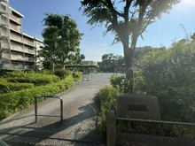 【神奈川県/横浜市栄区笠間】第2大船パークタウン C棟 笠間扇子田公園（現地より約120m）：マンション敷地横