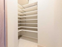 【神奈川県/横浜市西区戸部本町】アトラス横浜レジデンス シューズインクローゼット