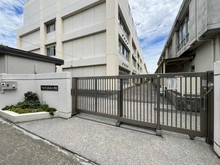 【神奈川県/川崎市中原区新城】プラウド武蔵新城ステーションマークス 川崎市立新城小学校（現地より約480m）