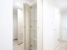 【神奈川県/横浜市青葉区市ケ尾町】クリオ市ヶ尾弐番館 収納：廊下部分