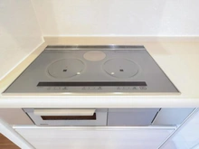 【神奈川県/横浜市青葉区市ケ尾町】クリオ市ヶ尾弐番館 キッチン：3口IHヒーター