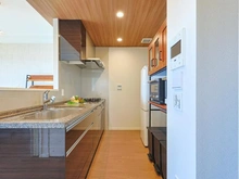 【神奈川県/川崎市宮前区鷺沼】グランドメゾン鷺沼ザ・ヴィラ キッチン：約3.4畳の様子