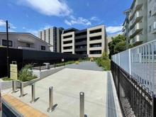 【神奈川県/川崎市宮前区鷺沼】グランドメゾン鷺沼ザ・ヴィラ  鷺沼4丁目さるすべり公園（現地より約30m）