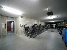 【神奈川県/川崎市中原区井田三舞町】プラウドシティ元住吉 駐輪場