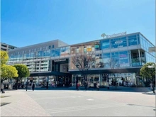 【神奈川県/横浜市都筑区中川中央】グランドメゾンセンター北フロント サウスウッド（現地より約1,063m）