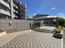 【神奈川県/横浜市青葉区あざみ野南】 ドレッセあざみ野コリーナコート アプローチ