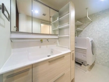 【神奈川県/横浜市都筑区牛久保西】THE　CENTER　HOUSE　 G棟 洗面室：【家具調度品は価格に含まれません】