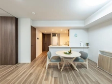 【神奈川県/横浜市青葉区荏田西】クレアホームズ市ヶ尾荏田西 リビング・ダイニング：左側：洋室