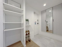 【神奈川県/川崎市宮前区小台】鷺沼小台パーク・ホームズ 玄関：※家具・調度品等は本体価格に含まれません。