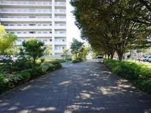 【東京都/調布市菊野台】パークハウスザガーデン イーストハウス 敷地内