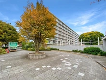 【東京都/調布市菊野台】パークハウスザガーデン イーストハウス 車寄せ