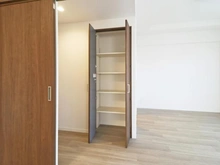 【神奈川県/川崎市宮前区潮見台】クレッセントグランコート 収納：リビング収納