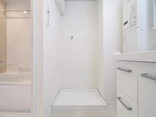 【神奈川県/川崎市宮前区有馬】鷺沼すみれが丘スカイマンション 洗面室：洗濯機置き場