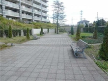 【神奈川県/横浜市都筑区高山】タンタタウン 9番街 敷地内