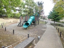 【神奈川県/横浜市都筑区高山】タンタタウン 9番街 敷地内