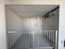 【神奈川県/横浜市都筑区高山】タンタタウン 9番街 ポーチ