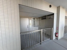 【神奈川県/横浜市都筑区高山】タンタタウン 9番街 ポーチ