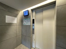 【東京都/調布市小島町】アルソスリブレ調布 共用施設：エレベーター内を確認できるモニター有