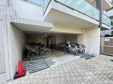 【東京都/小金井市本町】ユニーブル武蔵小金井クインテット 敷地内：自転車置き場