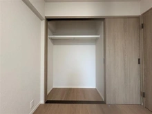 【東京都/小平市鈴木町】グランスクエア一橋学園 壱番街 洋室：6.0帖　洋室 収納