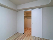 【東京都/国分寺市東恋ヶ窪】武蔵野レジデンス壱番街 洋室：約8.2帖　ウォークインクローゼット