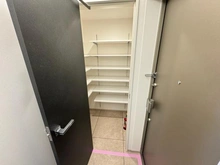 【東京都/国分寺市本町】シティタワー国分寺ザ・ツインウエスト 収納：シューズインクローゼット