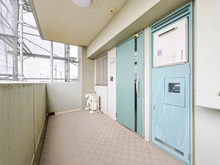 【東京都/東久留米市前沢】アルファスクエア東久留米パークイースト 玄関：※大規模修繕工事中